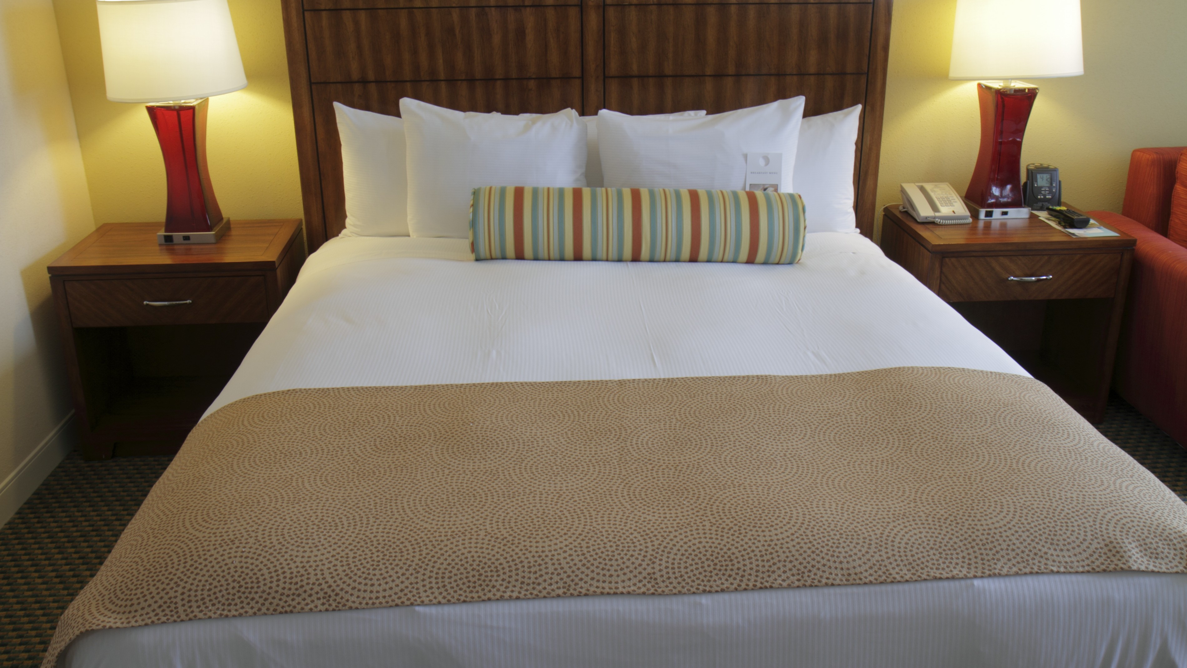 Ένα υπνοδωμάτιο ξενοδοχείου Hilton στο Μαϊάμι της Φλόριντα.