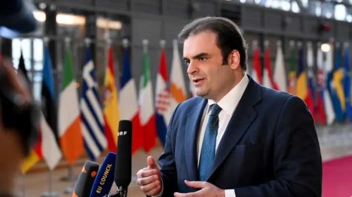 Το χρέος μειώνεται, οι αγορές εμπιστεύονται την Ελλάδα – Τι δείχνει ο απολογισμός του ΟΔΔΗΧ