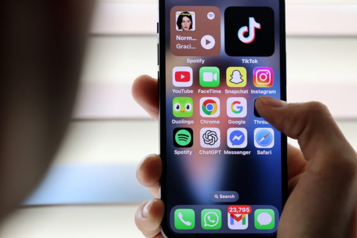 Την απαγόρευση πρόσβασης στα social media για παιδιά κάτω των 16 ετών σχεδιάζει και η Νορβηγία