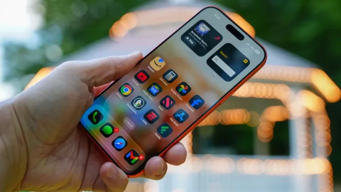 Η Apple θα κάνει το «επόμενο βήμα» με το iPhone 18