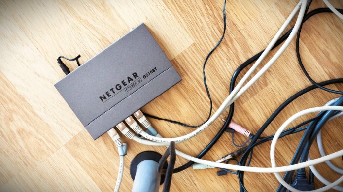 Τι θα γίνει αν βάλετε ένα κέρμα πάνω στο router