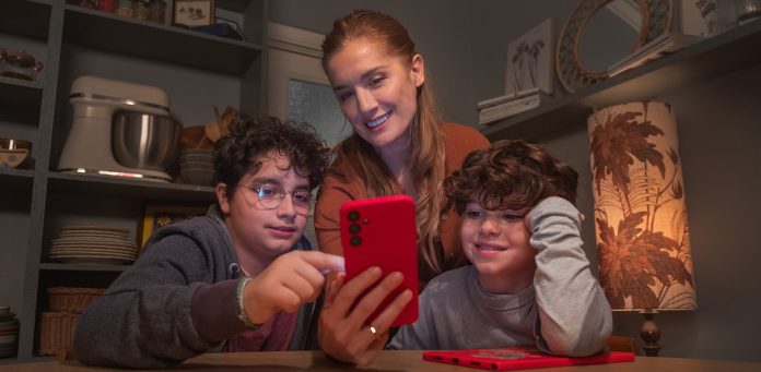 Δελτίο Τύπου - Έρευνα Ιδρύματος Vodafone: 3 στους 4 εφήβους στην Ελλάδα δυσκολεύονται να διαχειριστούν τον χρόνο τους online