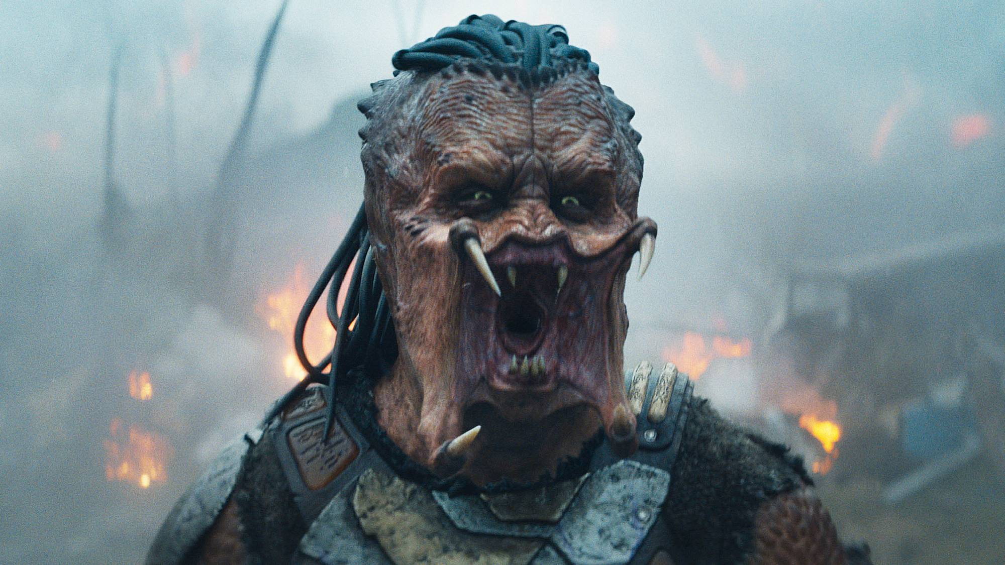 Dimitrius Schuster-Koloamatangi ως Dek in "Predator: Badlands"