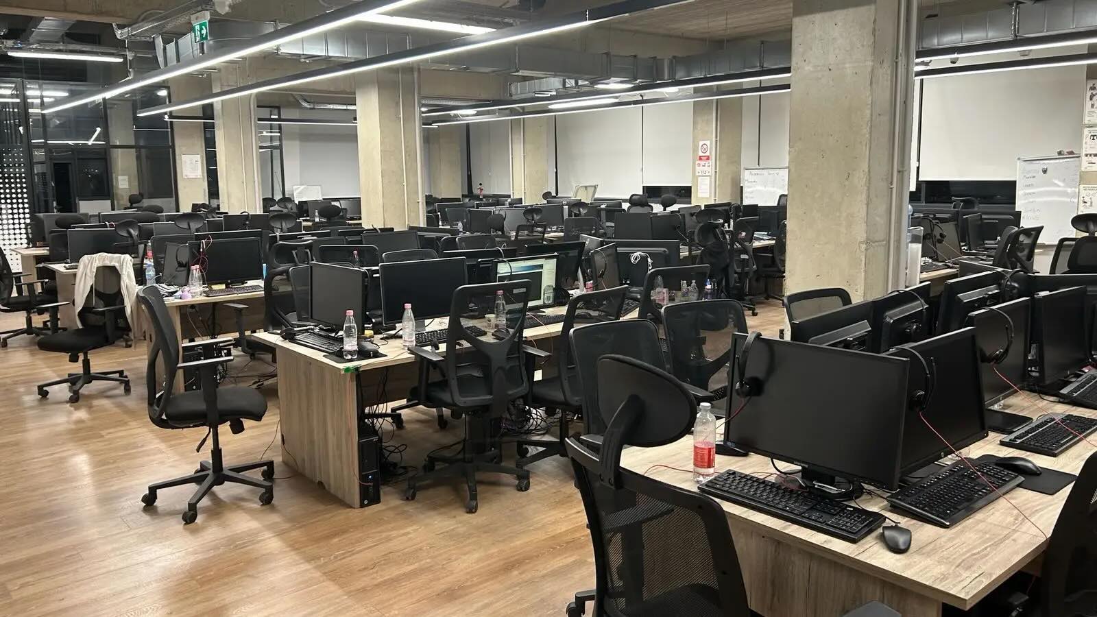 Εγκληματολογικό τηλεφωνικό κέντρο στα Τίρανα