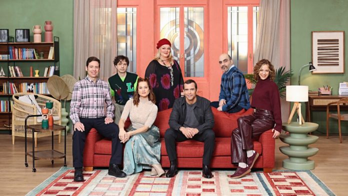 «Εκτός Σχεδίου» – Οι συνέπειες μιας νύχτας που κανείς δεν θυμάται στο νέο επεισόδιο της κωμωδίας αυτοσχεδιασμού -