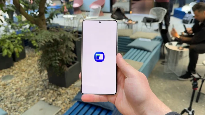 Το Samsung Wallet μπορεί να δημιουργήσει μια διαδρομή με βάση τα αεροπορικά εισιτήρια και τις πληροφορίες ξενοδοχείου