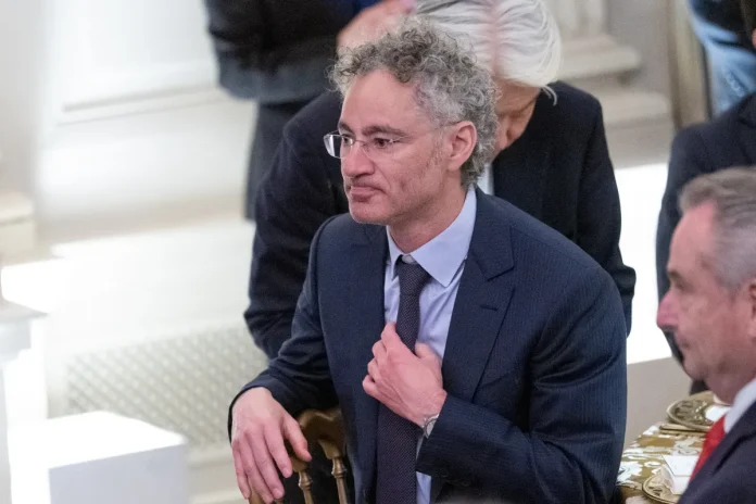 Ο Palantir φέρεται να βοηθά την IRS να ερευνήσει οικονομικά εγκλήματα