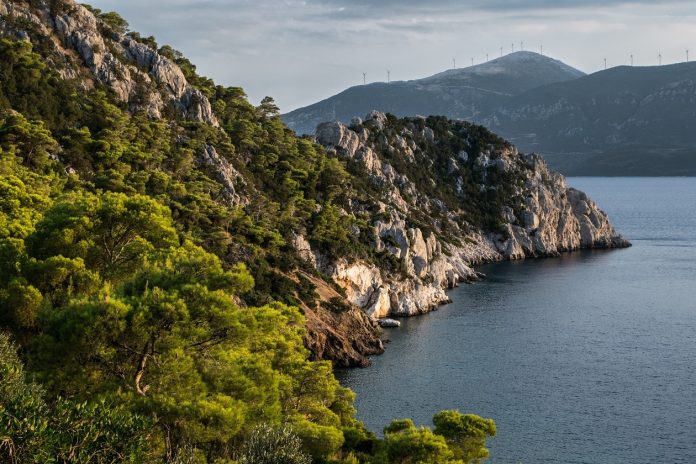 «Σιωπηλό» ηφαίστειο στην... αυλή της Αθήνας: Θεωρούνταν ανενεργό για 100.000 χρόνια και τώρα συσσωρεύει συνεχώς μάγμα... Οι φόβοι για έκρηξη στα Μέθανα [χάρτες]