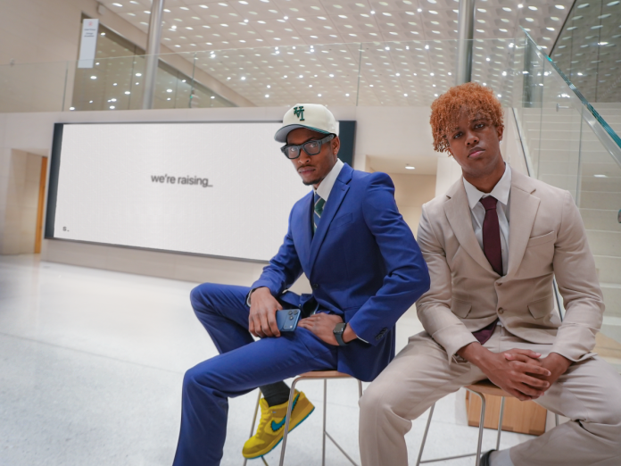 Δύο παιδιά κολεγίου συγκεντρώνουν 5,1 εκατομμύρια δολάρια για να δημιουργήσουν ένα κοινωνικό δίκτυο AI στο iMessage