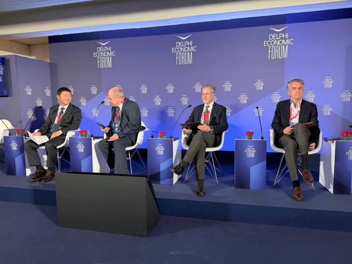 Ο πρόεδρος της ΕΡΤ Γιάννης Παπαδόπουλος στο Οικονομικό Φόρουμ των Δελφών - Τυπολογίες