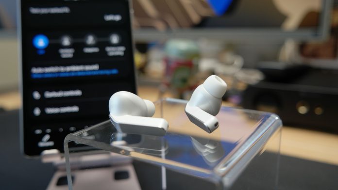 Φημολογείται ότι το Galaxy Buds «Able» με ανοιχτά αυτιά μπορεί να χρησιμοποιήσει τα οστά σας για να παράγει ήχο