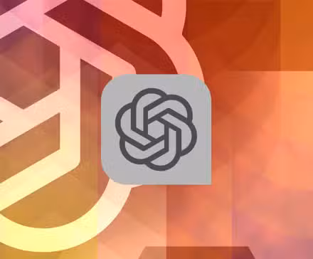 Το λογότυπο ChatGPT σε πορτοκαλί φόντο