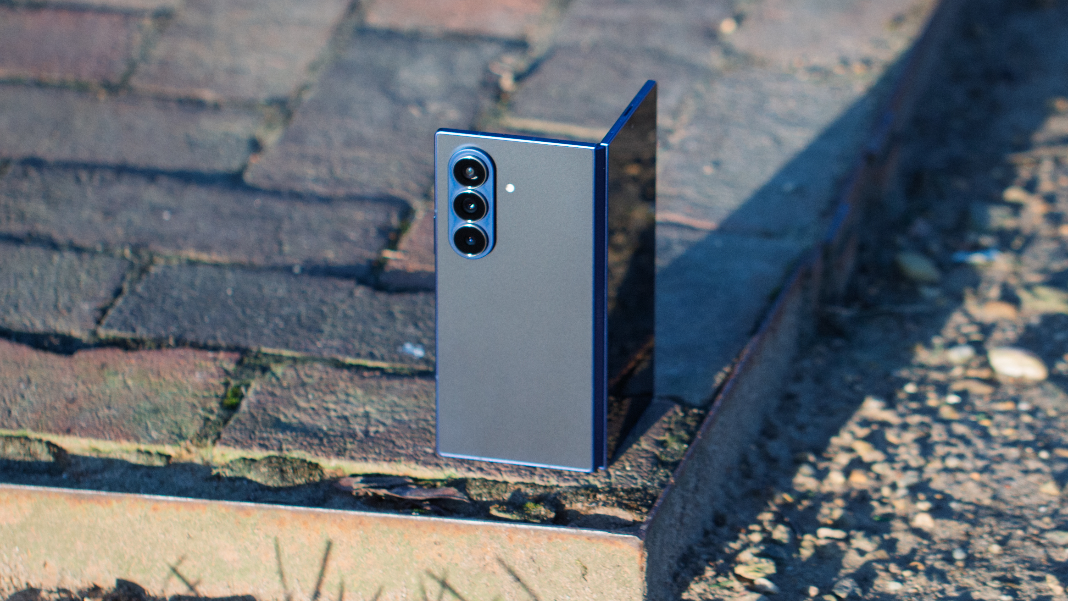 Samsung Galaxy Z Fold 7 στη γωνία της διαδρομής