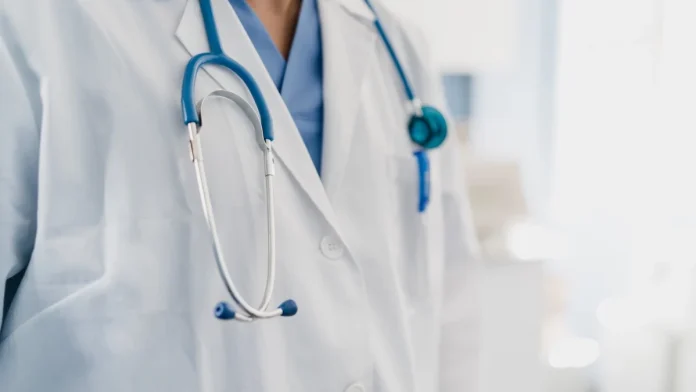 Μελέτη: Η τεχνητή νοημοσύνη μπορεί να ξεπεράσει τους γιατρούς στη διάγνωση περιπτώσεων