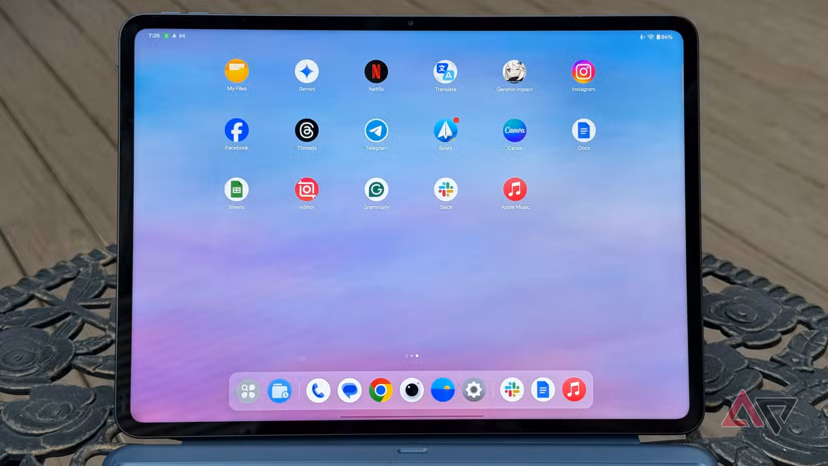 OnePlus Pad.3 displaying app icons
