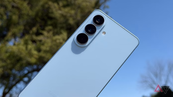 Η διάταξη της κάμερας της σειράς S27 της Samsung θα μπορούσε να φαίνεται πολύ διαφορετική