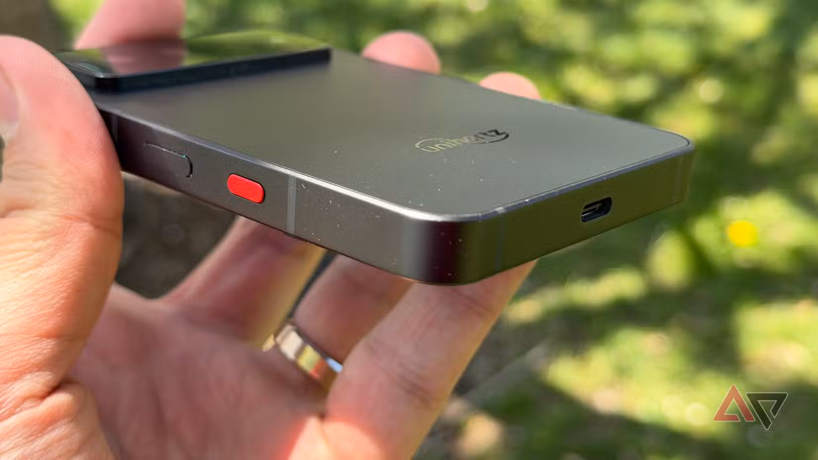 Πλαϊνό πλαίσιο του Unihertz Titan 2 Elite