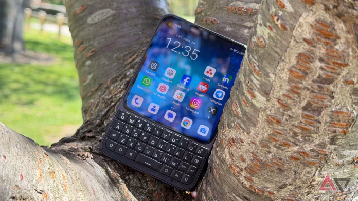 Χρησιμοποίησα το Unihertz Titan 2 Elite για μια εβδομάδα και μου θύμισε γιατί μου λείπει αυτό