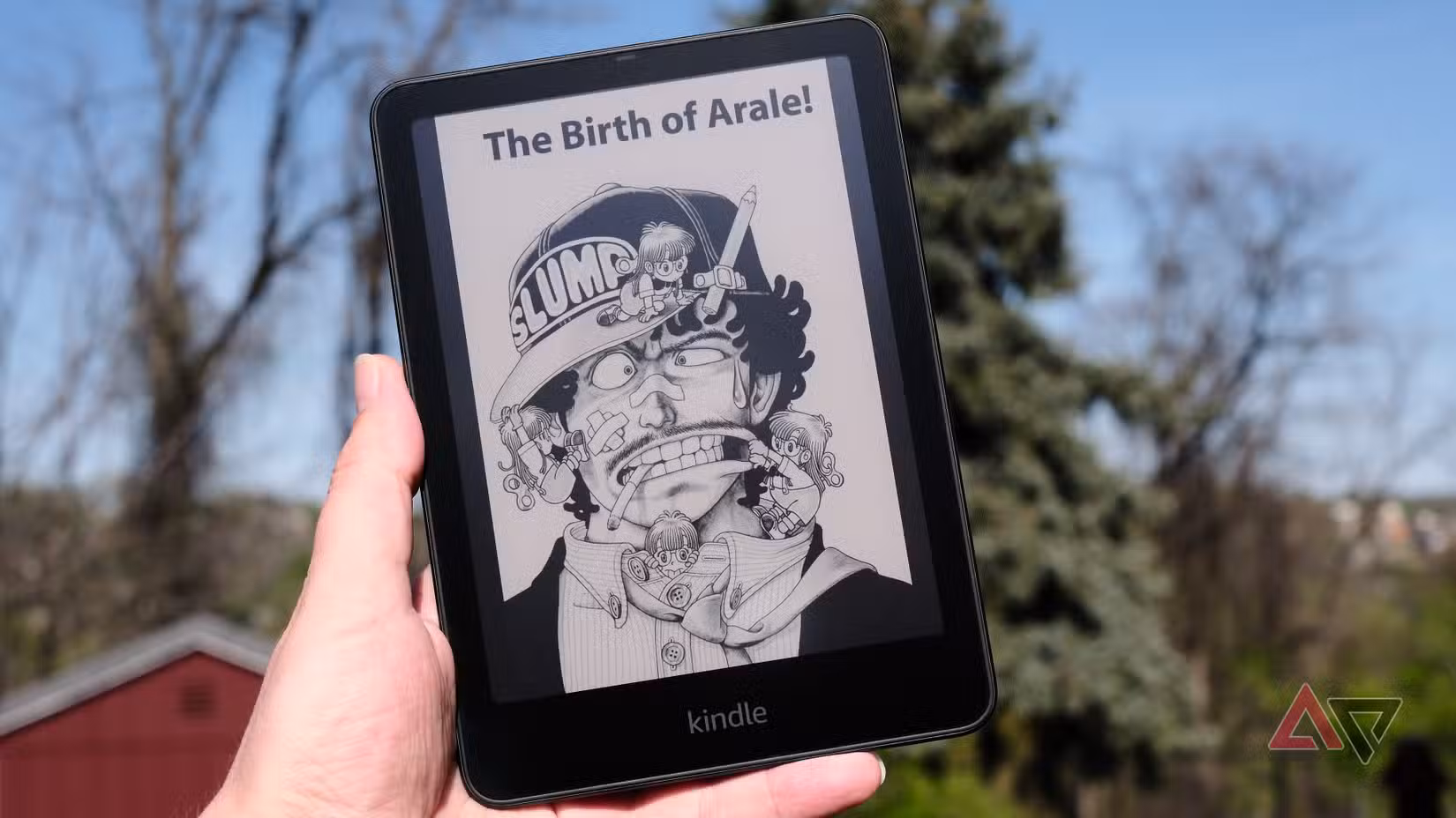Το Kindle Colorsoft κρατιέται στο χέρι και δείχνει manga στην οθόνη