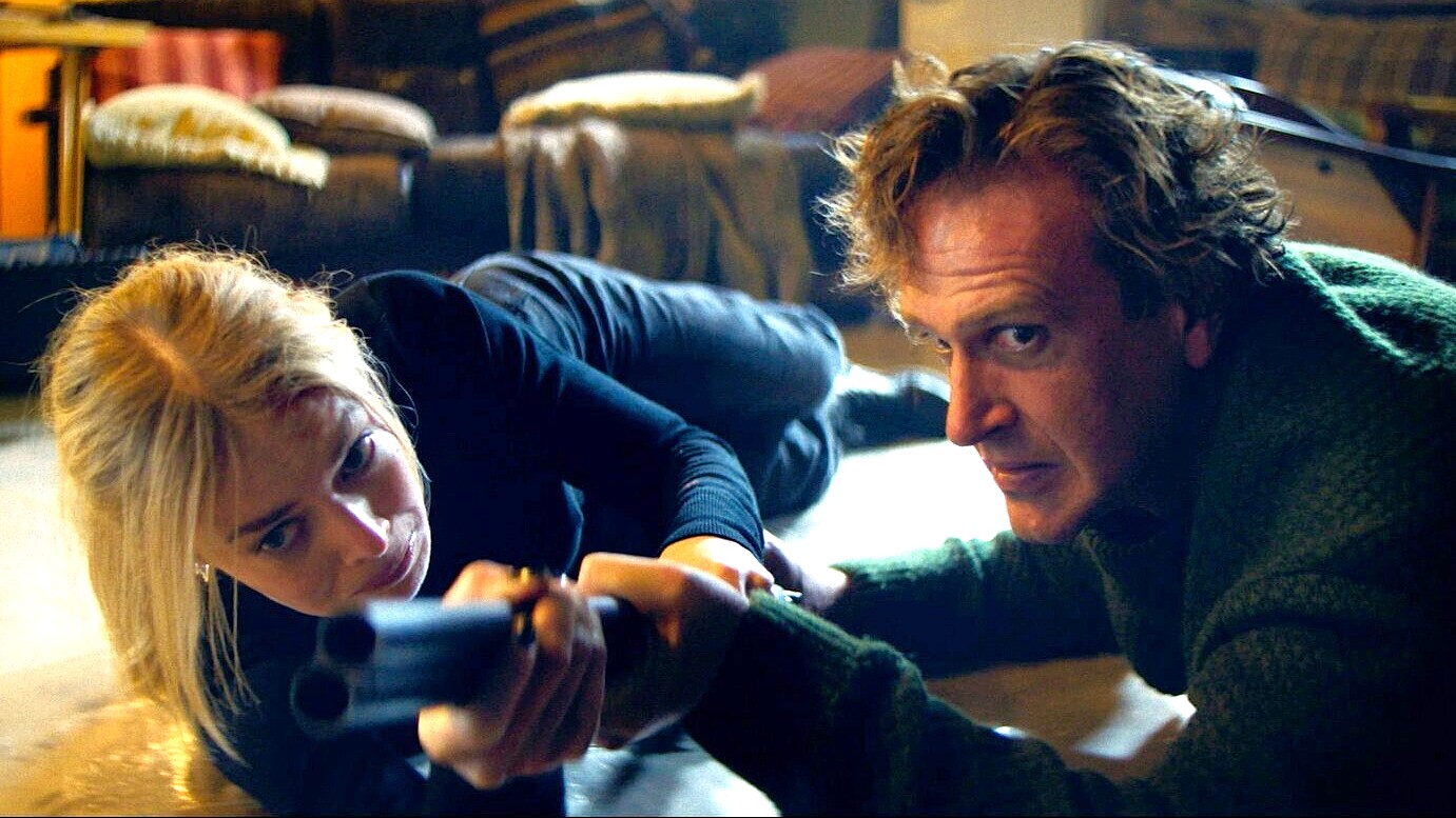 (LR) Η Samara Weaving και ο Jason Segel μπαίνουν "Πάνω από το νεκρό σου σώμα" (2026)