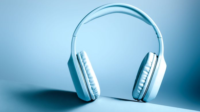 5 φτηνά ασύρματα ακουστικά στα οποία ορκίζονται οι ακουστικόφιλοι