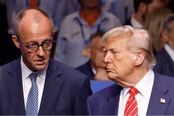 Ο Τραμπ αντεπιτίθεται στον Μερτς: «Δεν ξέρει τι λέει» -