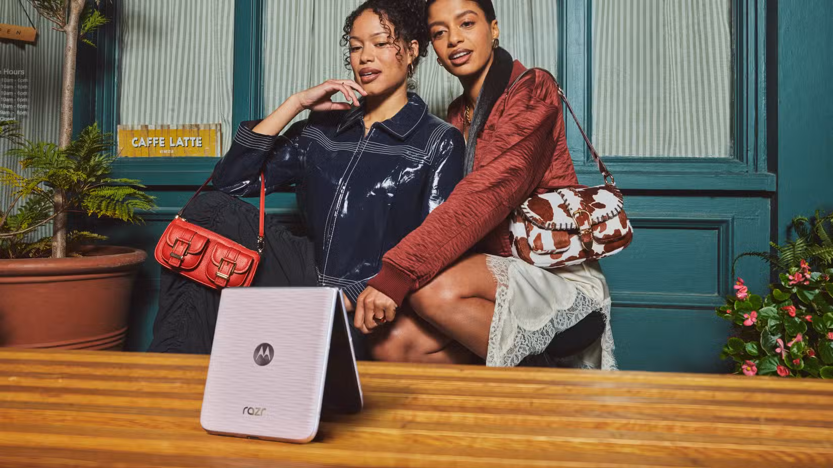 Μια προωθητική εικόνα του Motorola Razr 70