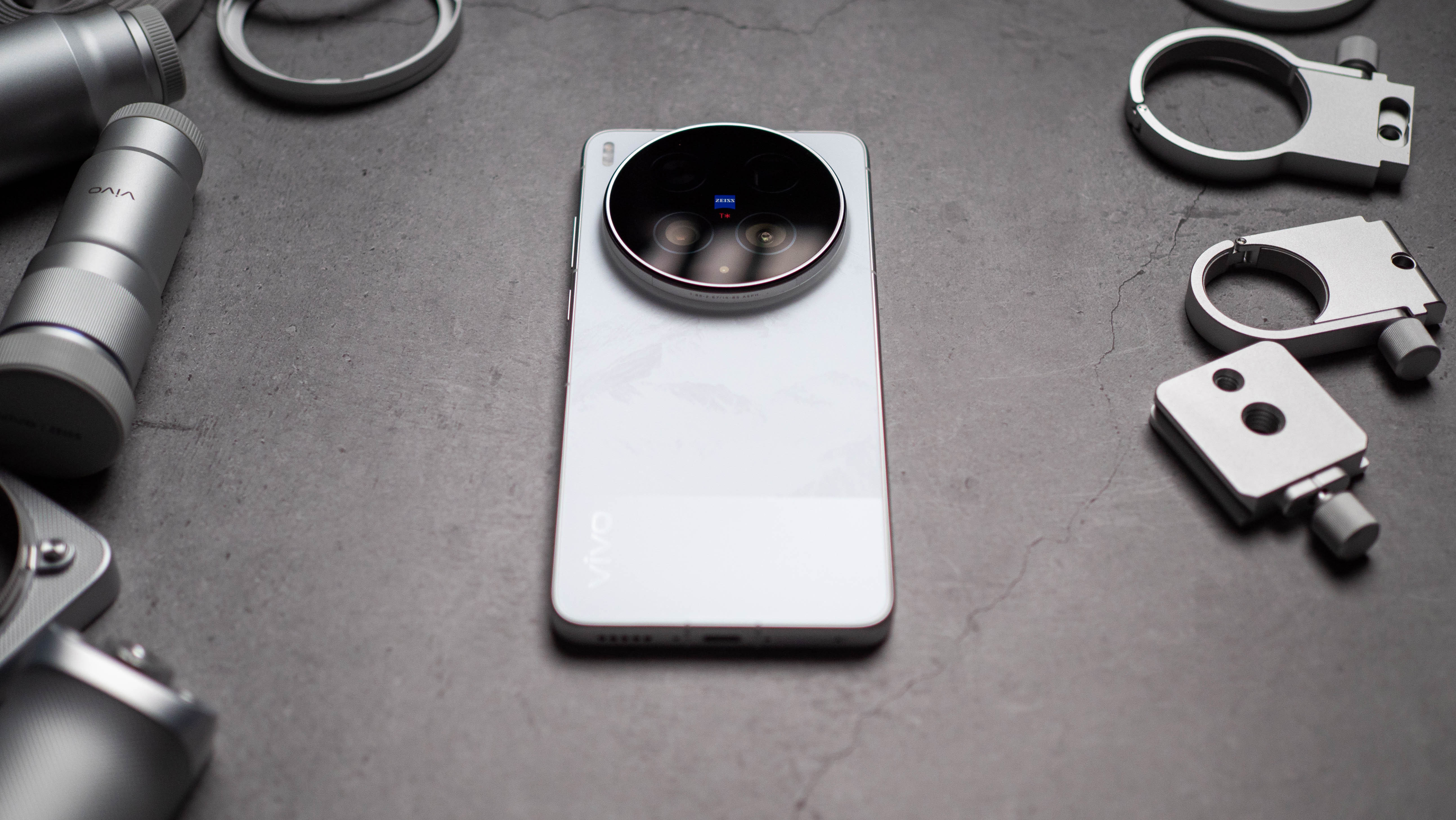 Ανασκόπηση του Vivo X300 Ultra στο Android Central