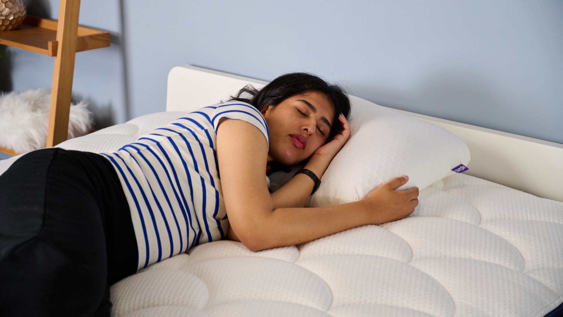 Συγγραφέας κλινοσκεπασμάτων TG που κοιμάται στο μαξιλάρι Purple GridCloud