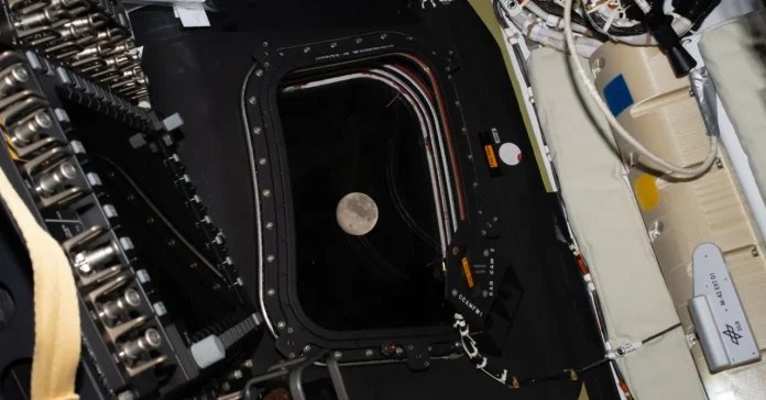 «Επιστροφή των αστροναυτών Artemis II από την ιστορική Σεληνιακή πτήση»