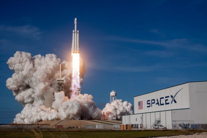 Η SpaceX προειδοποιεί ότι τα Orbital AI Data Centers ενδέχεται να μην είναι καθόλου βιώσιμα