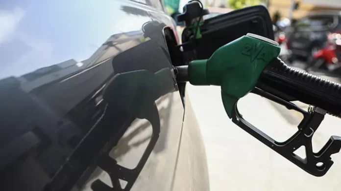 «Χρυσή» η έξοδος της Πρωτομαγιάς: Πάνω από 2 ευρώ η βενζίνη – Πόσο θα κοστίσει το ταξίδι του τριημέρου