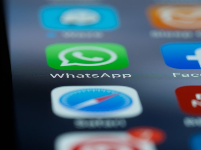 Το WhatsApp δοκιμάζει κυμαινόμενες φυσαλίδες συνομιλίας για πολλαπλές εργασίες