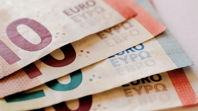 Πληρωμές e-ΕΦΚΑ και ΔΥΠΑ 27-30 Απριλίου: Ποιοι θα δουν χρήματα έως 30 Απριλίου