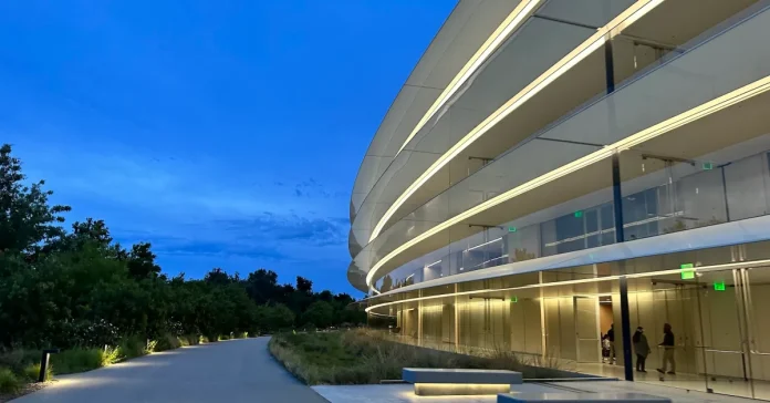 Η Apple θα ζητήσει επιστροφές δασμών, σχεδιάζει να επανεπενδύσει χρήματα στις ΗΠΑ