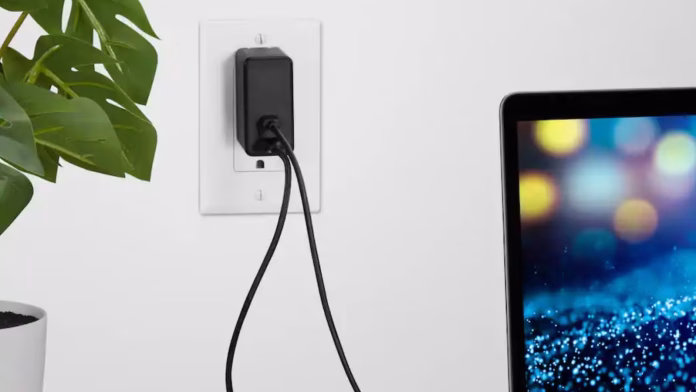 Αυτή η συμφωνία για φορτιστή USB διπλής θύρας 100W είναι πολύ καλή για να την αφήσετε
