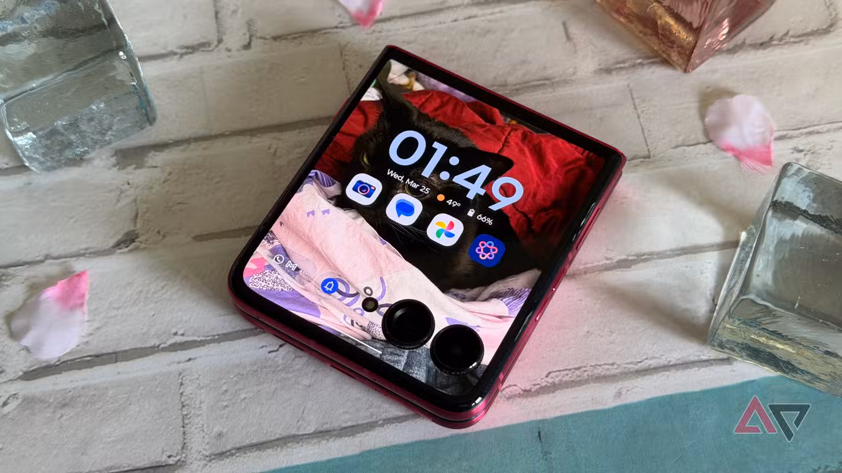 Motorola Razr Ultra cover screen running Android 16