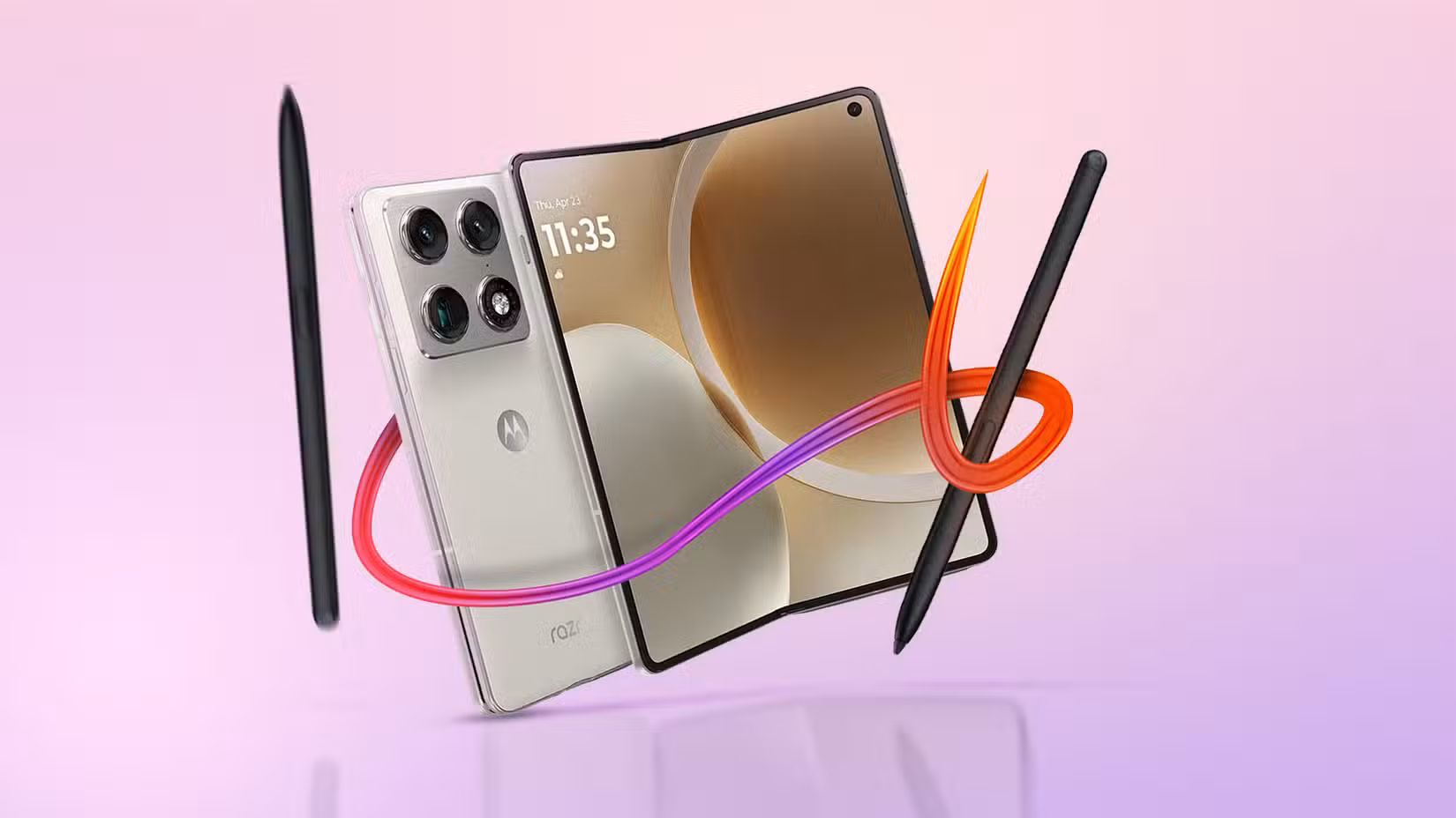 Smartphone Motorola Razr Fold με Moto Pen Ultra.